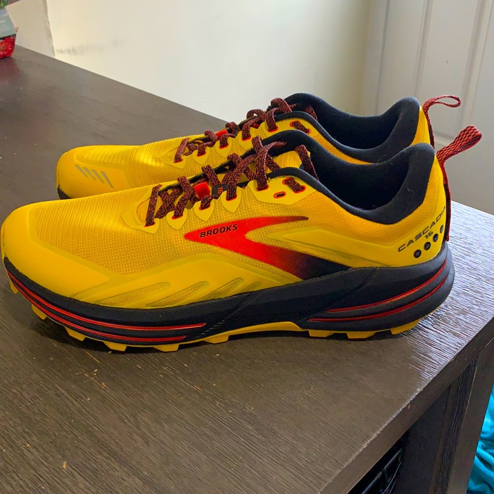 Brooks Cascadia 16